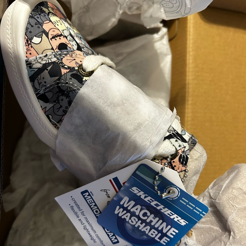 Skechers Bobs Cat Prints Size 7 New Memory Foam Beach Bingo Mellow Cats